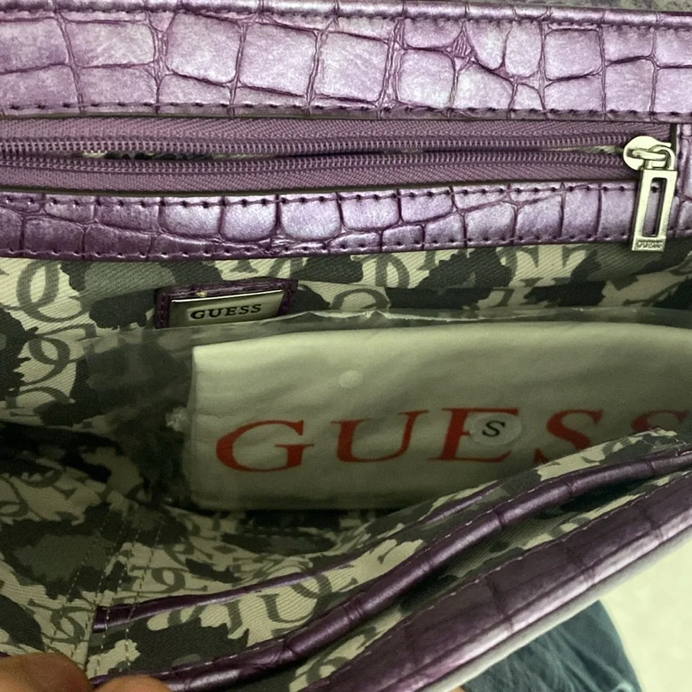 Guess Slyvie purse - Picture 3 of 5